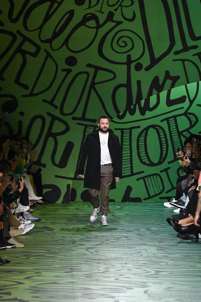 Look 50
